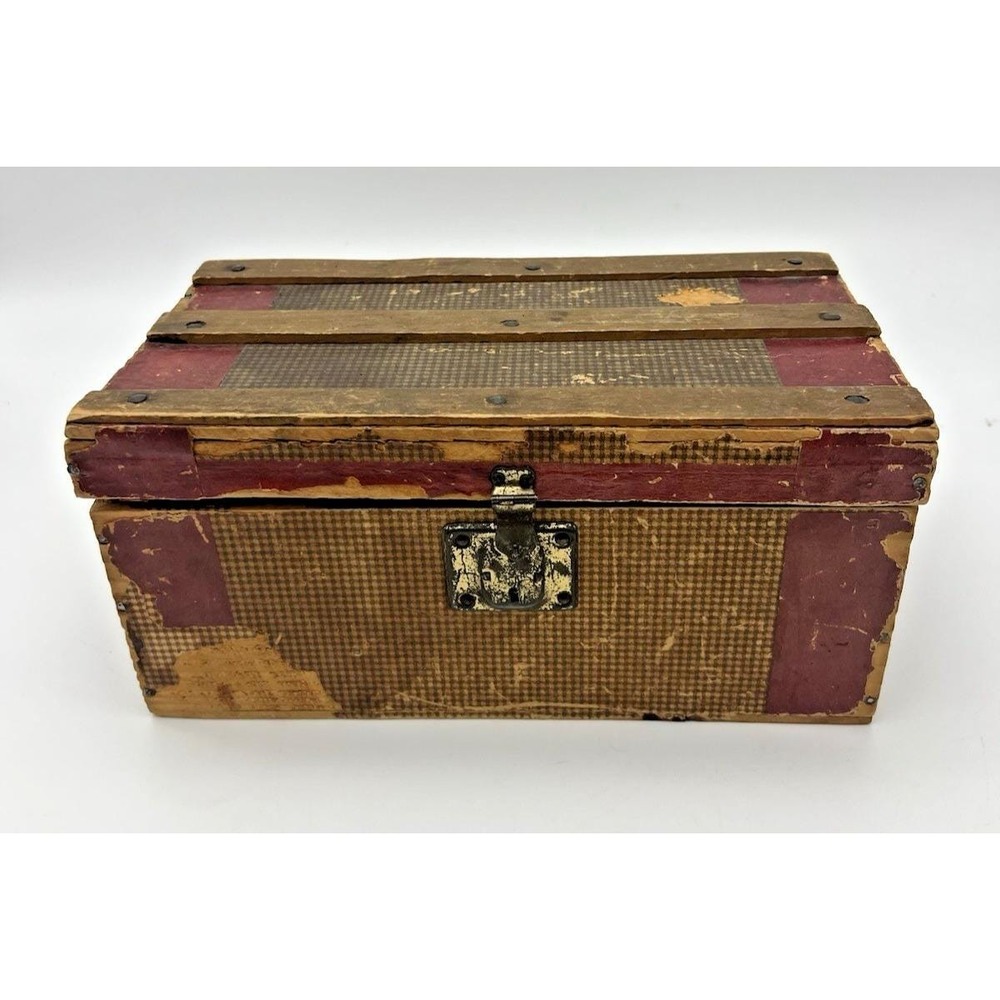 Vintage STEAMER TRUNK Dollhouse Miniature SALESMAN SAMPLE antique chest small